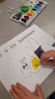 Child drawing bee Teach Magically